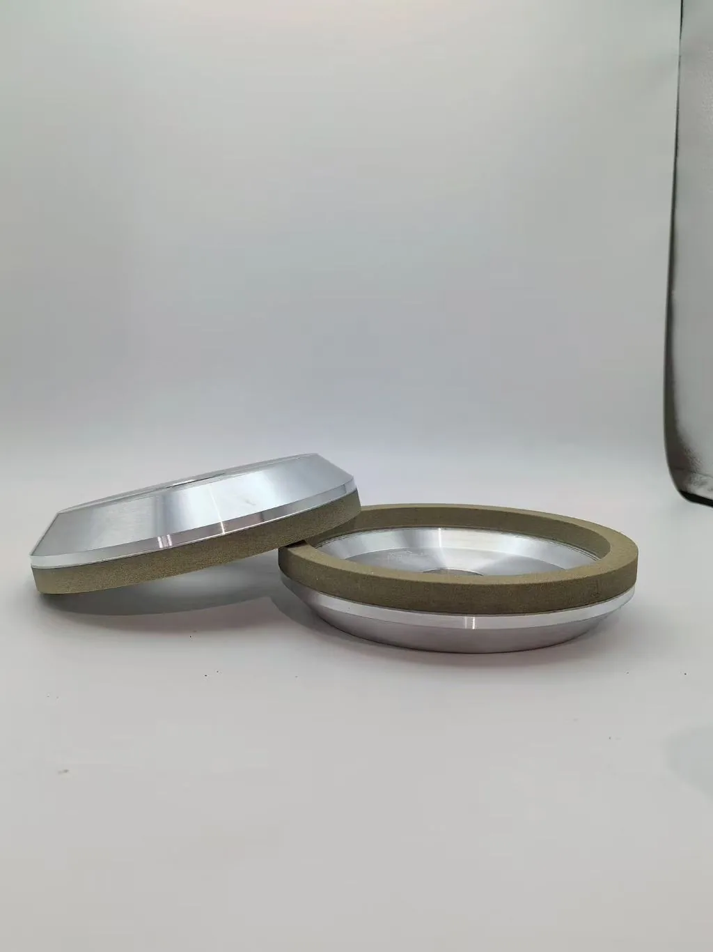 Chainsaw Sharpening grinding wheel application image